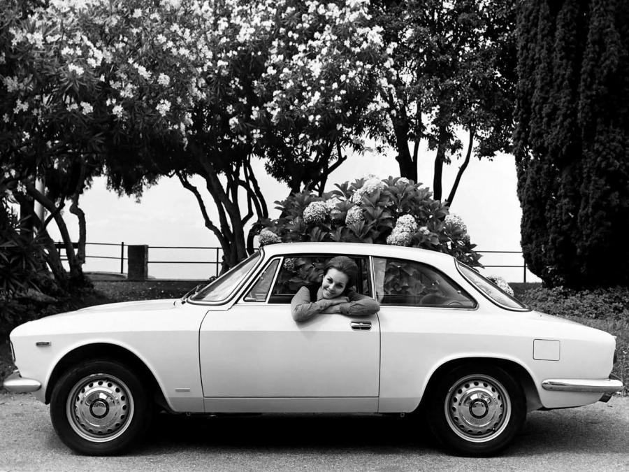  Alfa Romeo Giulia Sprint GT (105) 1963 года  (фото 12 из 12)